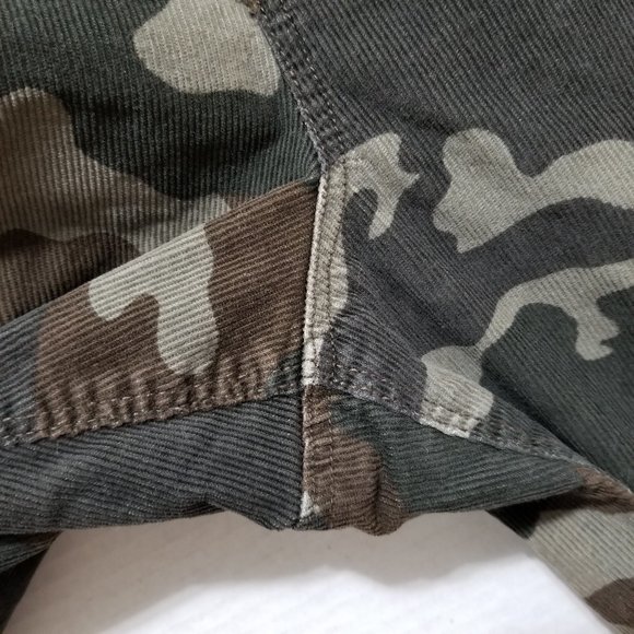 American Eagle pants 22 Mom Jean corduroy camo army print super stretch ribbed - Picture 6 of 14